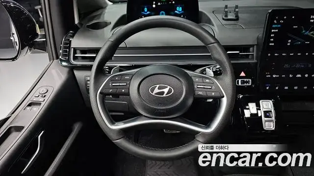 Hyundai Staria 2025 — Şəkil 16/20