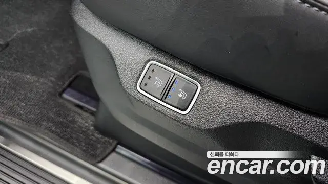 Hyundai Staria 2025 — Şəkil 17/20
