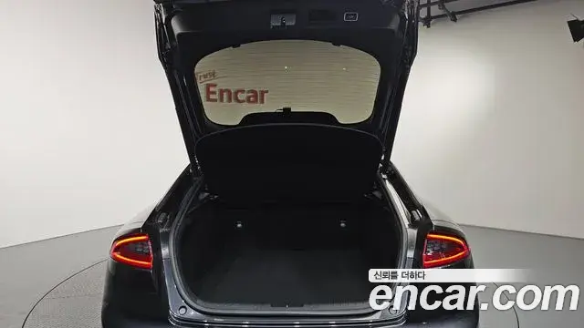 Kia Stinger 2019 — Photo 2/20