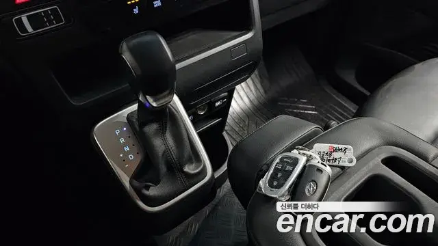 Hyundai Staria 2021 — ფოტო 14/20