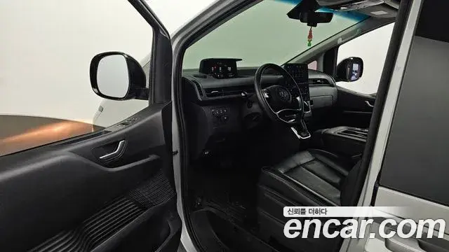 Hyundai Staria 2021 — ფოტო 4/20