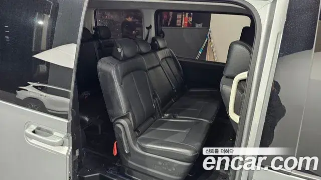 Hyundai Staria 2021 — ფოტო 10/20