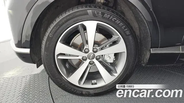Genesis GV80 2020 — ფოტო 14/20
