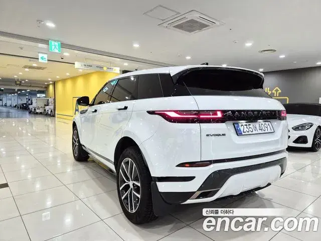 Land Rover Range Rover Evoque 2025 — ფოტო 8/20