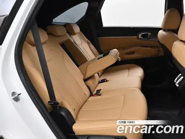 Kia Sorento 2021 — ფოტო 17/20
