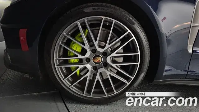 Porsche Panamera 2023 — Photo 12/20