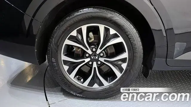 Kia Carnival 2021 — ფოტო 7/20