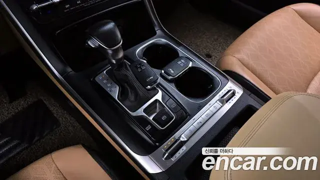 Kia Carnival 2021 — ფოტო 15/20