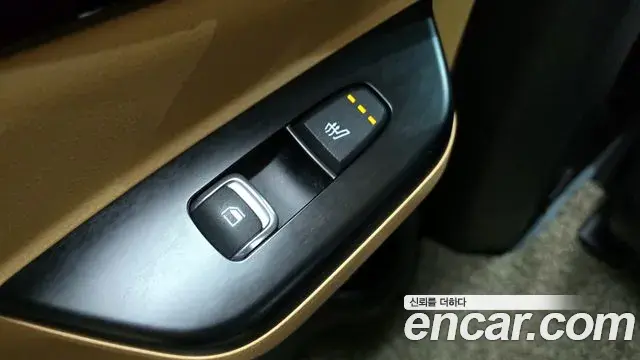 Kia Carnival 2021 — ფოტო 4/20
