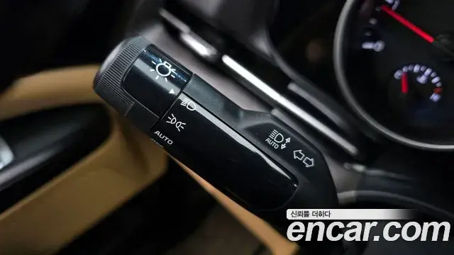 Kia Carnival 2021 — ფოტო 9/20