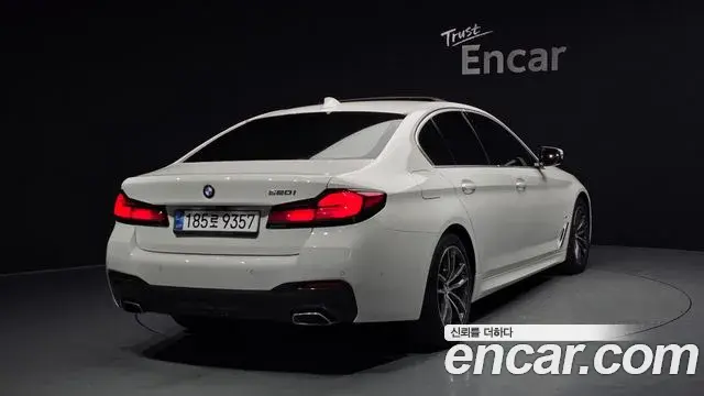 BMW 5 Series 2021 — ფოტო 5/20