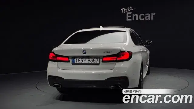 BMW 5 Series 2021 — ფოტო 10/20