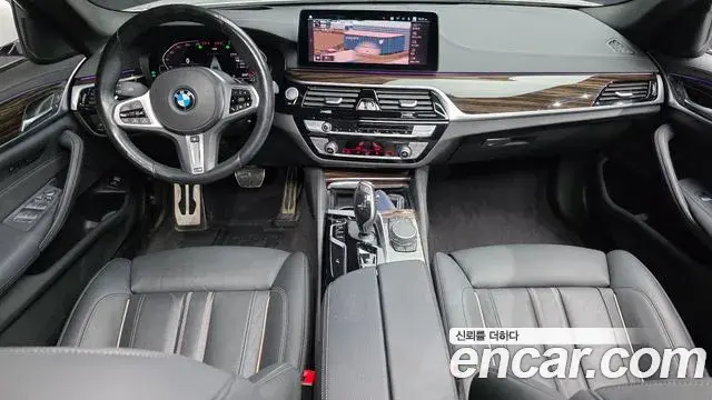 BMW 5 Series 2021 — ფოტო 19/20