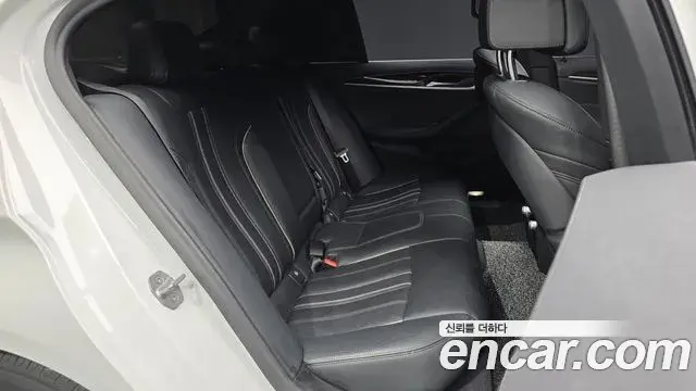 BMW 5 Series 2021 — ფოტო 15/20