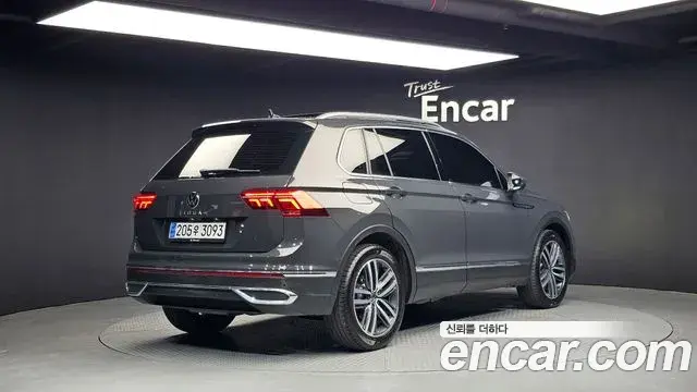 Volkswagen Tiguan 2021 — Şəkil 20/20