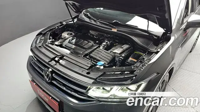 Volkswagen Tiguan 2021 — Şəkil 7/20