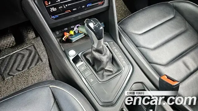 Volkswagen Tiguan 2021 — Şəkil 13/20