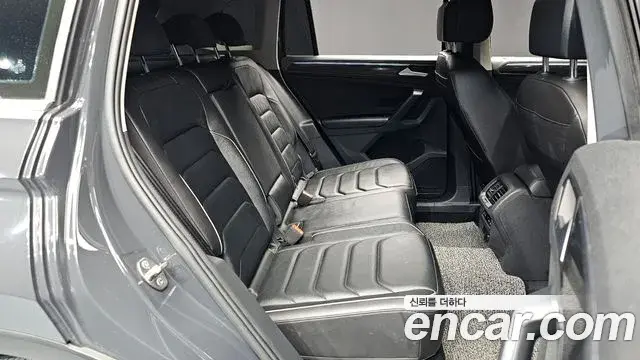 Volkswagen Tiguan 2021 — Şəkil 10/20