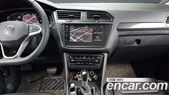 Volkswagen Tiguan 2021 — Şəkil 17/20