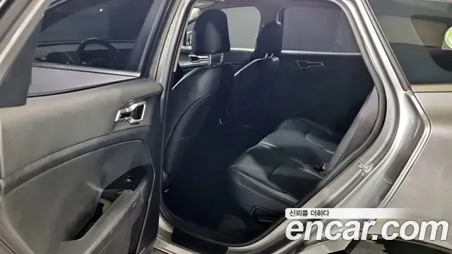 Kia Sportage 2021 — Photo 9/16