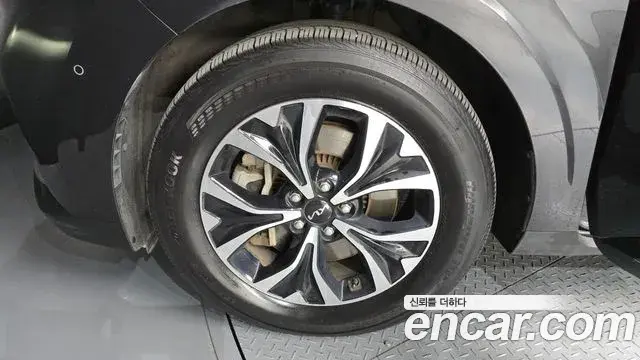 Kia Carnival 2022 — Photo 5/20