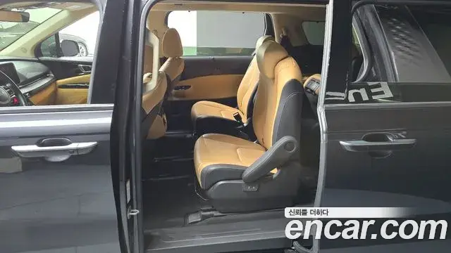 Kia Carnival 2022 — Photo 11/20