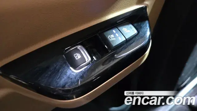 Kia Carnival 2022 — Photo 19/20