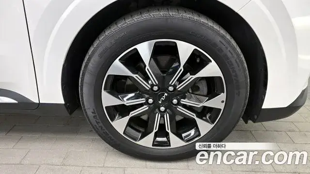 Kia Carnival 2021 — Фото 5/20