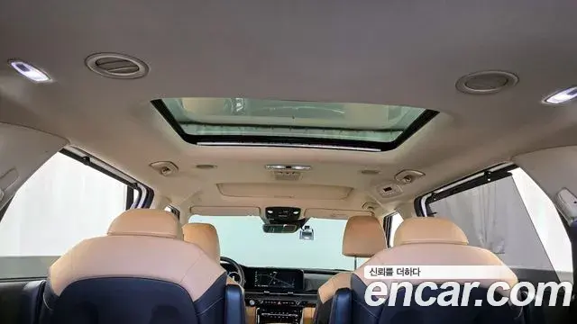 Kia Carnival 2021 — Фото 17/20