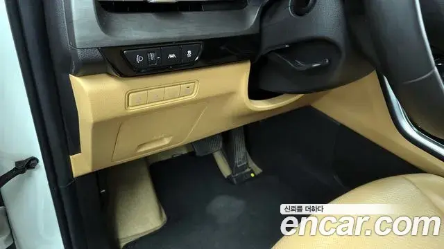 Kia Carnival 2021 — Фото 18/20