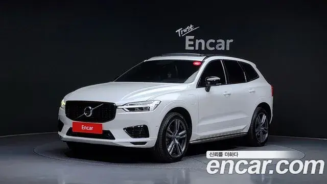 Volvo XC60 2021 — Photo 3/20