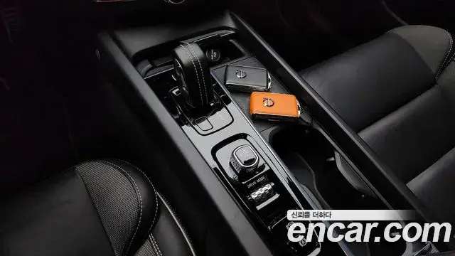 Volvo XC60 2021 — Photo 4/20