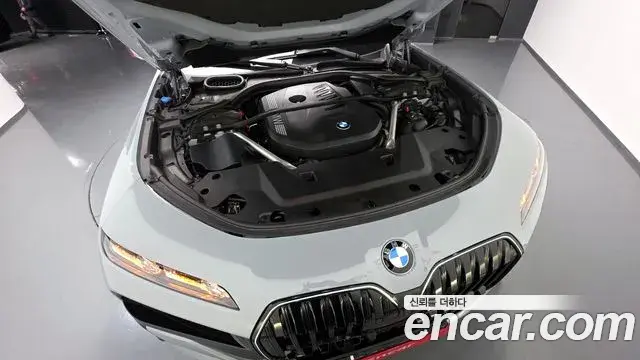 BMW 7 Series 2023 — ფოტო 18/20