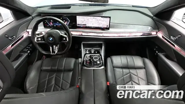 BMW 7 Series 2023 — ფოტო 16/20