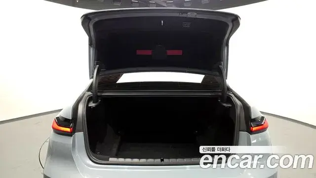 BMW 7 Series 2023 — ფოტო 6/20