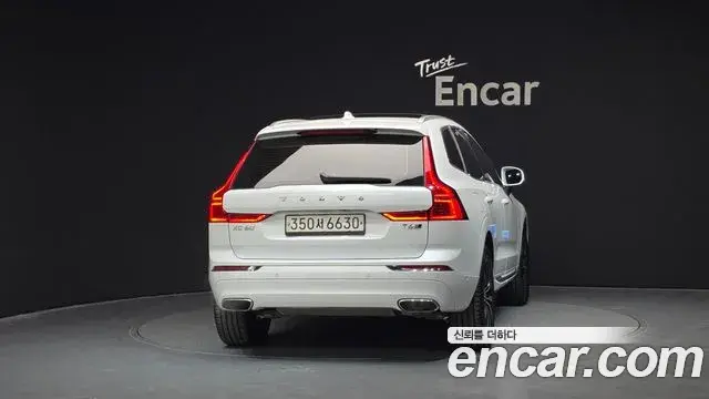Volvo XC60 2020 — ფოტო 11/20