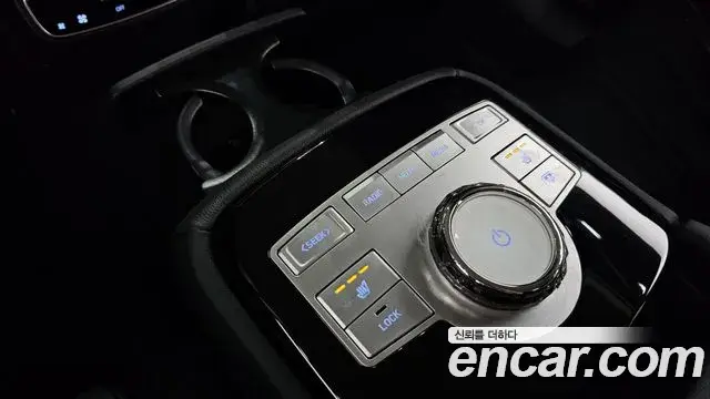 Genesis G80 2023 — ფოტო 17/20