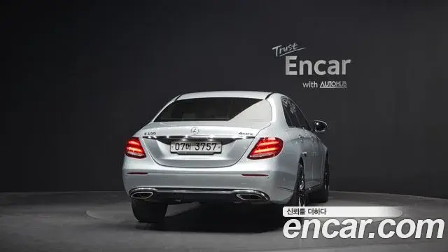 Mercedes-Benz E-Class 2018 — Şəkil 11/20