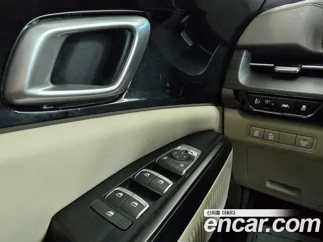 Kia Carnival 2021 — Şəkil 18/20