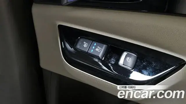 Kia Carnival 2021 — Фото 18/20