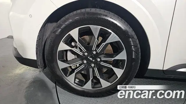 Kia Carnival 2023 — Şəkil 12/20