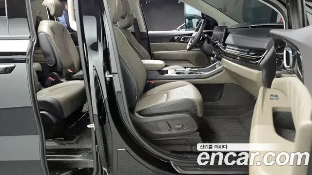 Kia Carnival 2025 — Şəkil 19/20