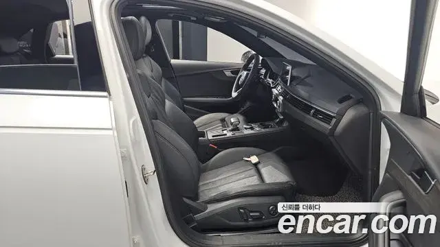 Audi A4 2019 — Photo 2/20