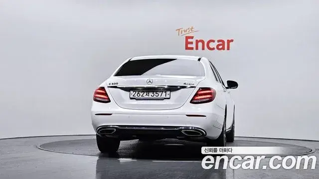 Mercedes-Benz E-Class 2018 — Şəkil 7/20