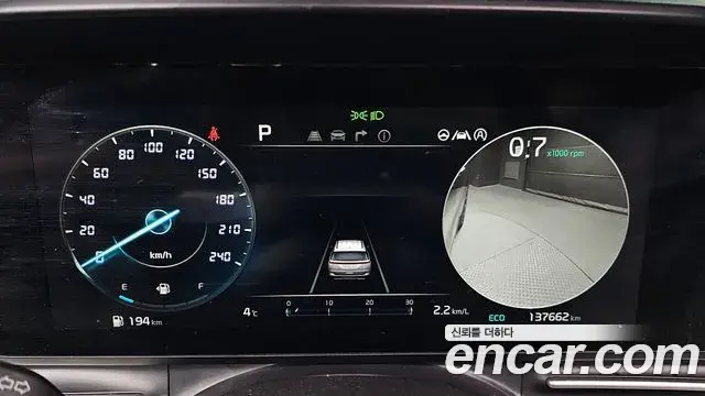 Kia Carnival 2022 — ფოტო 14/20