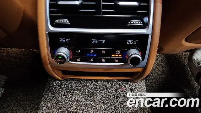 BMW 7 Series 2022 — Фото 18/20