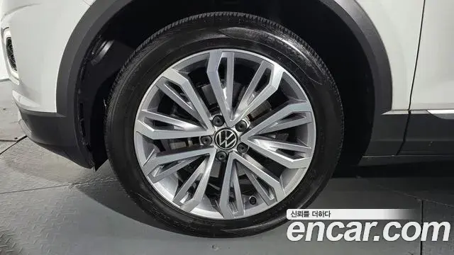 Volkswagen T-Roc 2021 — Şəkil 12/20