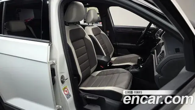 Volkswagen T-Roc 2021 — Şəkil 18/20