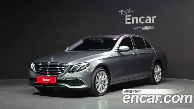 Mercedes-Benz E-Class 2018 — Photo 4/20