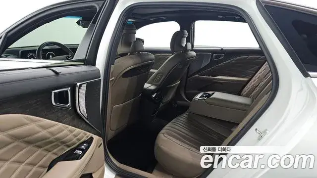 Kia K8 2023 — Şəkil 17/20